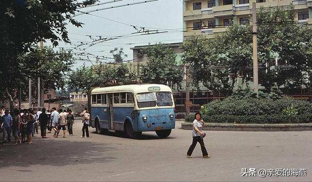 带您回忆7080年代最经典的那些客车和货车，开过一台的都不年轻了