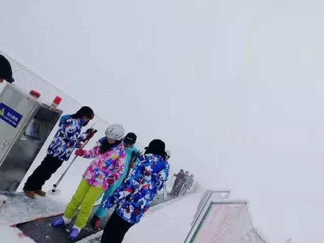 畅享宜昌五峰冬景，尽情体验冰雪运动乐趣