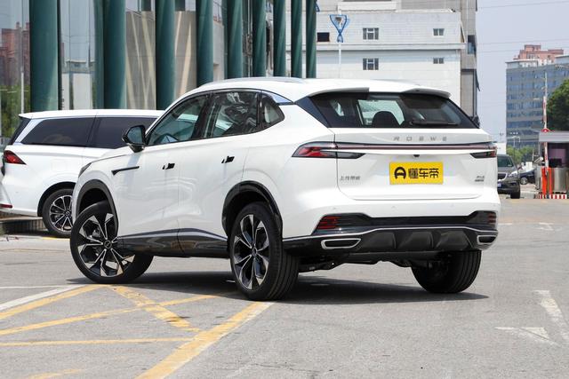 同为12万级国产SUV，第三代荣威RX5和长安CS75 PLUS该如何选？