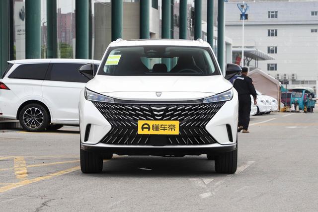 同为12万级国产SUV，第三代荣威RX5和长安CS75 PLUS该如何选？