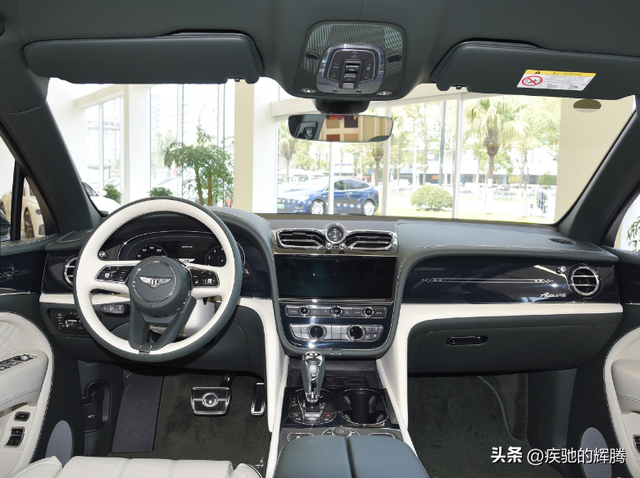 宾利目前价格最为昂贵的SUV，2023款添越长轴雅度版，裸车超350万