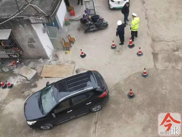 心痛！家人刚走开几秒，3岁女童遭小轿车碾压身亡！这个细节千万当心