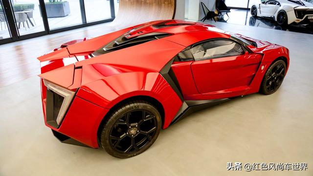速度与激情7 红色超跑Lykan HyperSport 特技车将要拍卖
