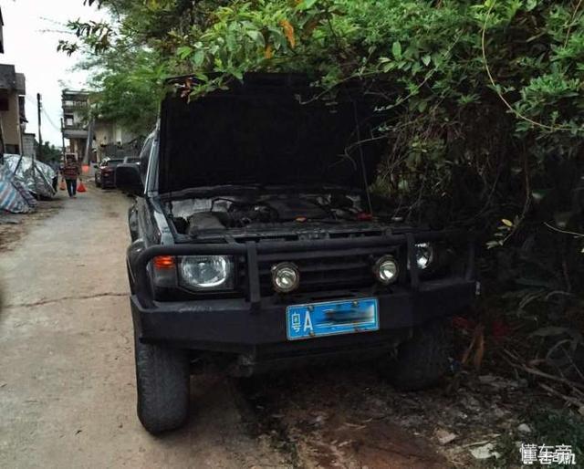 曾经驻港部队的越野神车 三菱永恒的经典 比普拉多拉风多了！