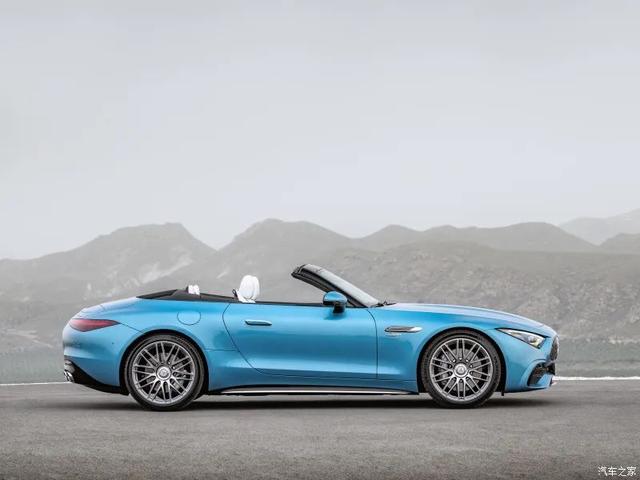 ​AMG SL 43：车标比碗大！拉风赛“牛马”？2.0T却有超380马力