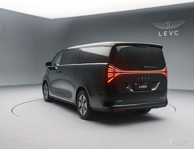 又一爆火MPV？实拍吉利LEVC L380！车长超5米3，3-8座都能行？