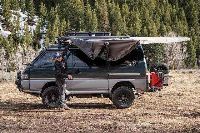 越野“钢炮”露营车！三菱Delica Starwagon L300的极致改装之旅