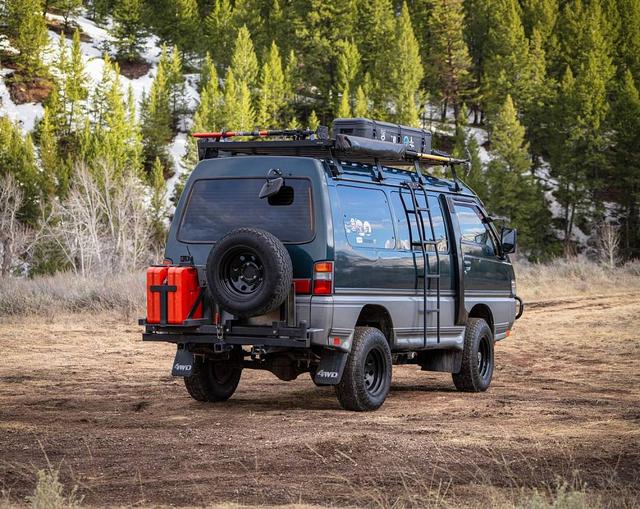 越野“钢炮”露营车！三菱Delica Starwagon L300的极致改装之旅