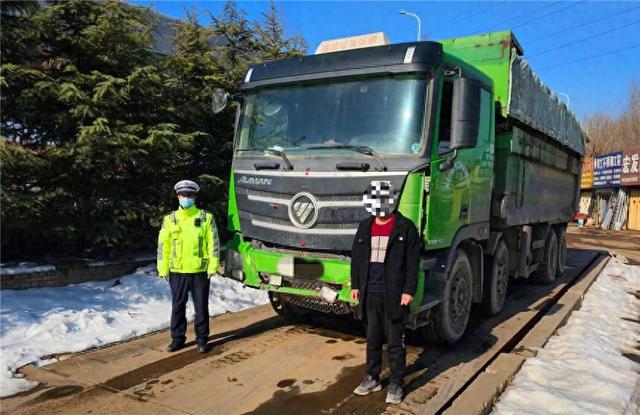 加强路面管控 严查交通违法 青岛交警持续开展交通秩序专项整治行动