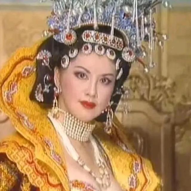 因美貌被克林顿接见！这位中国美妇，惊艳时光28年，却拒绝爱情