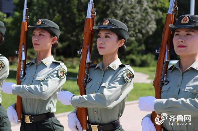 学霸方队！美女教练！首次亮相国庆阅兵的院校科研方队教练是山东这名96后