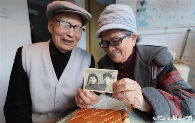 视频｜超有爱！成都女孩给8旬爷爷奶奶拍迟到66年的婚纱照