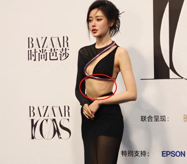 滤镜下是美女，现实中是“女鬼”！这些瘦到病态的明星，真恐怖