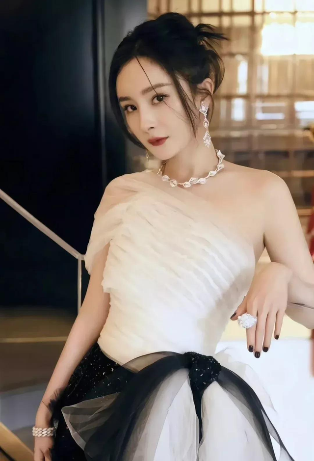 15位中国80后美女明星，个个美的不可方物，有没有你心动的女神？