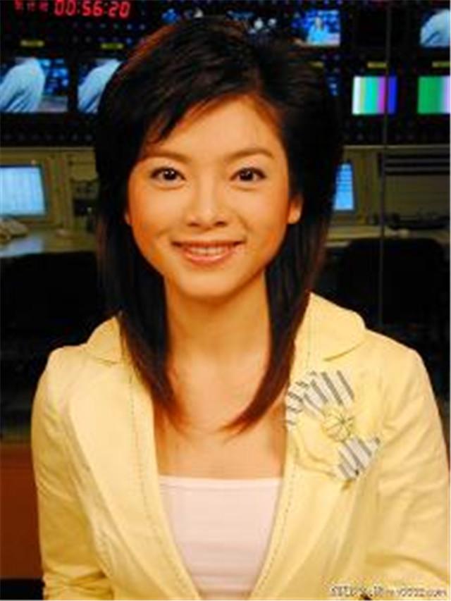 2008年，那个红着眼圈播报汶川新闻的女主播，如今怎么样了？